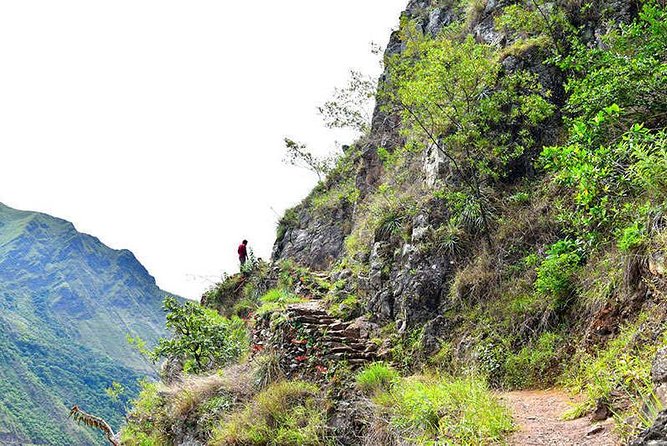 07 Day: Inca Jungle Adventure with Mountain Bike, Rafting, Zipline & Trek - Machu Picchu guided morning: what you’re really buying