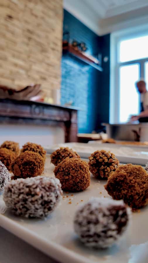 1.5h Cusco Chocolate Workshop - Truffles & Hot Chocolate - Guide personality matters: Erika (and clear teaching) get high marks