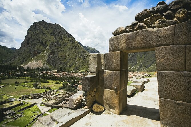 2 Day Sacred Valley and Machu Picchu Guided Tour from Cusco - Urubamba lunch: fuel in the right place