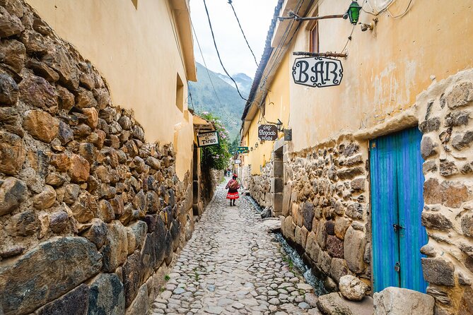 2 Day Sacred Valley and Machu Picchu Guided Tour from Cusco - Ollantaytambo: terraces, temples, and a living irrigation story