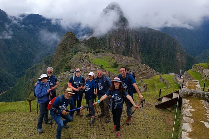 2 Day Tour Throughout the Short Inca Trail to Machu Picchu - Day 1: Cusco pickup, the train to Km 104, and the hike to Wiñay Wayna