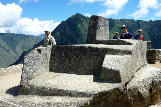 2 Day - Tour to Machu Picchu from Cusco - Group Service - Guides and Small-Group Service: What People Emphasize