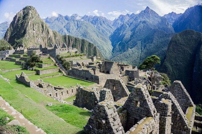 2 Days : Sacred Valley Conection Machu Picchu || Private Tour || - Ollantaytambo’s Temple of the Sun and the Intihuatana Connection