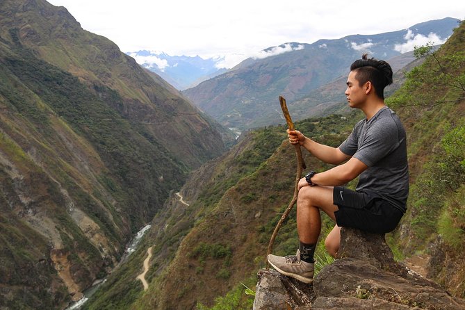 4 Days Inca Jungle to Machu Picchu Standard - Day 2: High-forest walk, Inca Carcel, lunch with fruits and tubers, then Cocalmayo hot springs