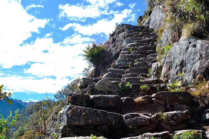 4 Days Inca Trail To Machu Picchu - Day 2: the highest pass moment, Warmiwañiusca, then down to Pacaymayo