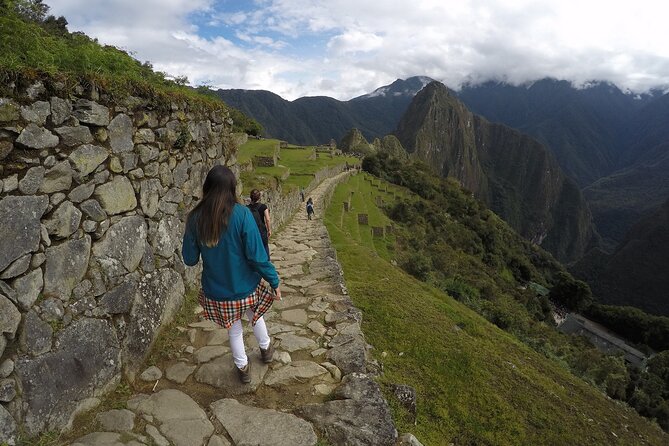 4 Days Inca Trail To Machu Picchu - Day 4: Sun Gate to Machu Picchu (plus guided touring and Aguas Calientes)