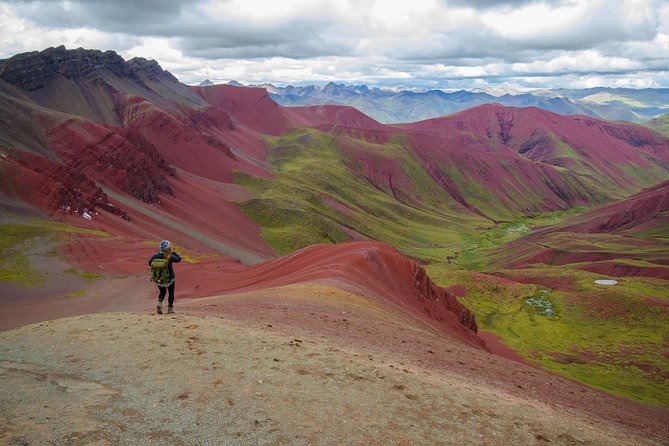 6 day Rainbow Mountain x Ausangate Trek - FlashpackerConnect - Day 3: Qampa Pass (5,051m) and the Qampa Valley moraine