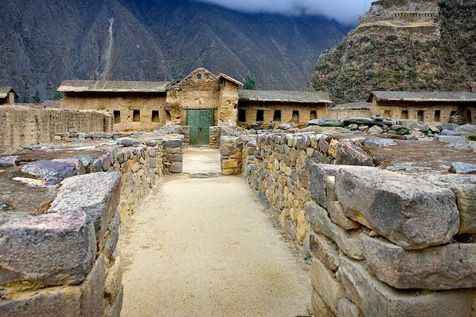 7-Day: Sacred Valley, MachuPichu, Rainbow Mountain, Humantay Lake - Day 3: Machu Picchu with early bus time and guided ruins