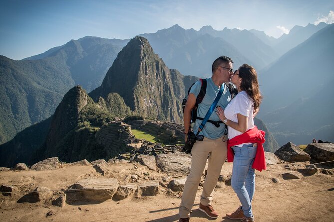 7-Day Tour from Cusco with Machu Picchu and Rainbow Mountain - Sacred Valley and the train to Aguas Calientes