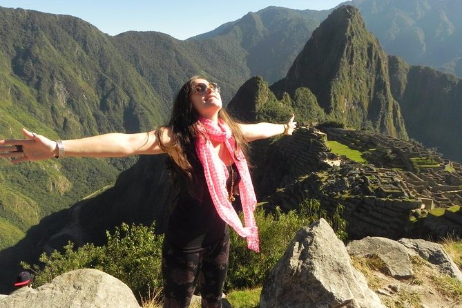 A Day at Machu Picchu, Journey to the Heart of the Andes - The train to Aguas Calientes: when the Sacred Valley shows off