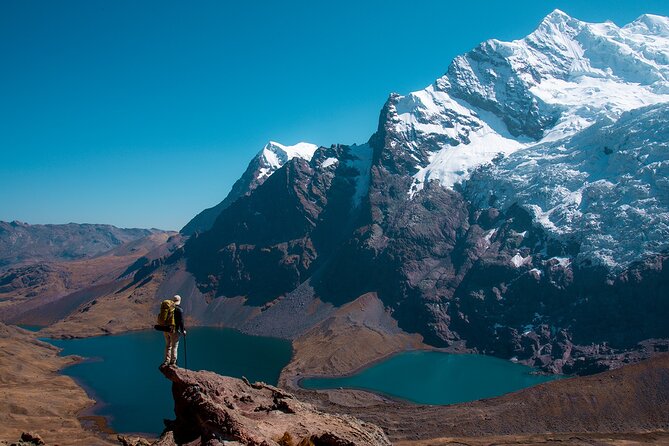 Ausangate and Rainbow Mountain Trek – 3 Days / 2 Nights - Day 1: Nevado Ausangate from Upis to Arapa Pass and Hatun Pucacocha