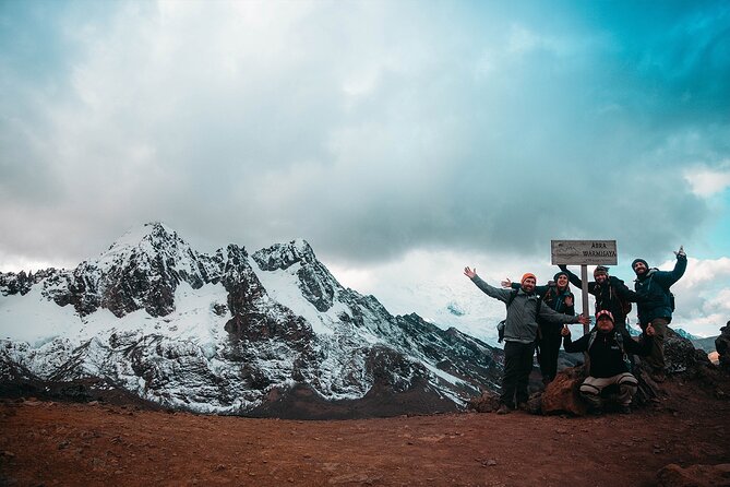 Ausangate and Rainbow Mountain Trek – 3 Days / 2 Nights - Day 3: Reaching Vinicunca Early, Then Sliding Back to Cusco