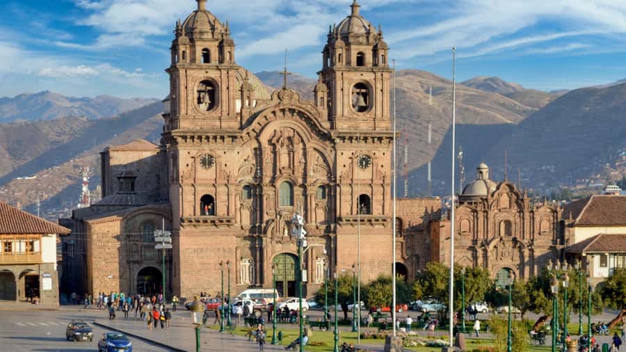 Best of Cusco: Private Walking Tour with a Local - Plaza de Armas and the Cusco Cathedral area: the city’s center of gravity