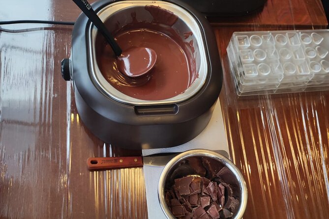 Chocolate Workshop in Cusco with Premium Organic Cacao - A 5:00 pm chocolate break in the center of Cusco
