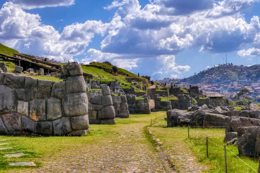City Tour Cusco Qoricancha Sacsayhuaman y Tambomachay - Qorikancha (Temple of the Sun): where ceremony meets Spanish reuse