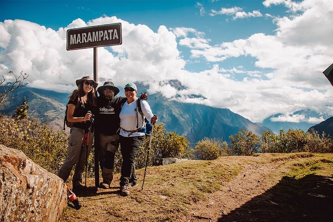Classic Choquequirao Trek – 5 Days / 4 Nights - Cusco’s early-morning rhythm: Cachora and glacier-first views