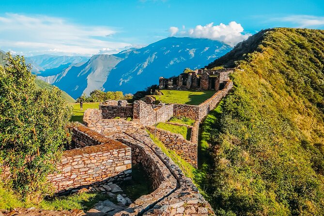 Classic Choquequirao Trek – 5 Days / 4 Nights - Capuliyoc: where your mule team takes over