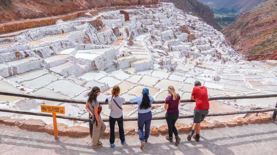 Cusco: 4-Day Lares Trek to Machu Picchu with Panoramic Train - Day 3: Downhill into the Sacred Valley, Maras salt mines, and Ollantaytambo to Aguas Calientes