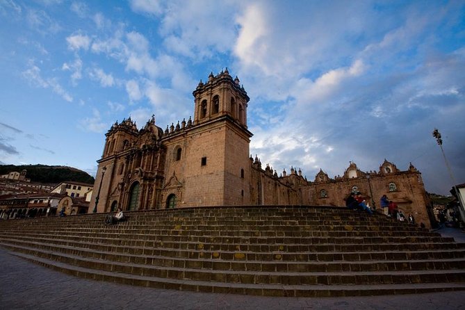 Cusco City Sightseeing, San Pedro Market, Cathedral and Qorikancha Temple - San Cristóbal Plaza: the quick viewpoint that makes Cusco feel real