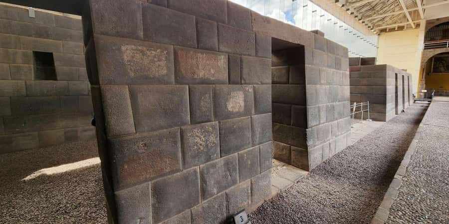 Cusco: City Tour | Half-Day Tour to 4 Archaeological Sites - Qoricancha (Temple of the Sun) and Santo Domingo: why this site is never simple