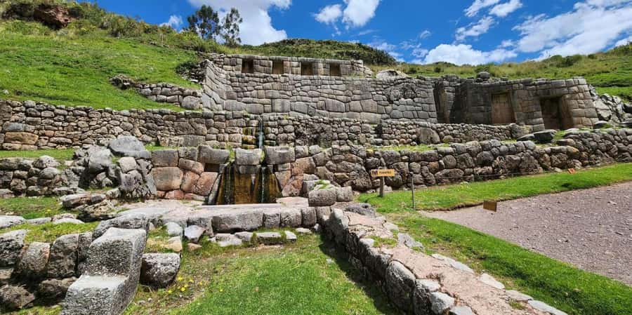 Cusco: City Tour | Half-Day Tour to 4 Archaeological Sites - Puca Pucará and Tambomachay: the checkpoints and the water temple