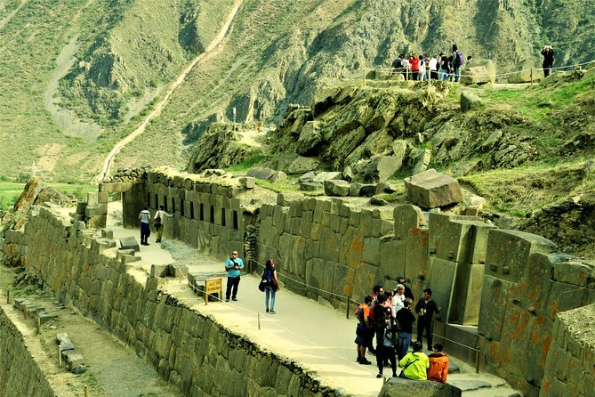 Cusco City Tour with Sacsayhuaman & Inca Sites – Small Group - Plaza de Armas and Loreto Street: Get Your Bearings Fast