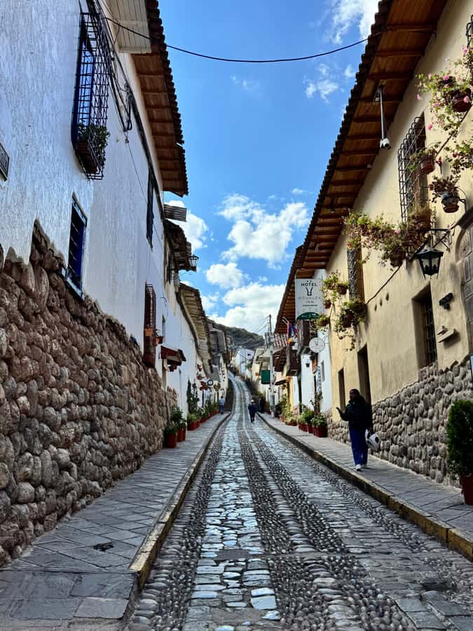Cusco: Cultural Walking Tour with Local Guide⭐⭐⭐⭐⭐ - The 12-angled stone and the Inca-to-colonial street mix