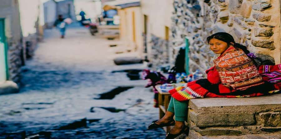 Cusco: Full-Day Tour of The Sacred Valley With Lunch - Chinchero: textiles, the Inca Wall, and colonial layers