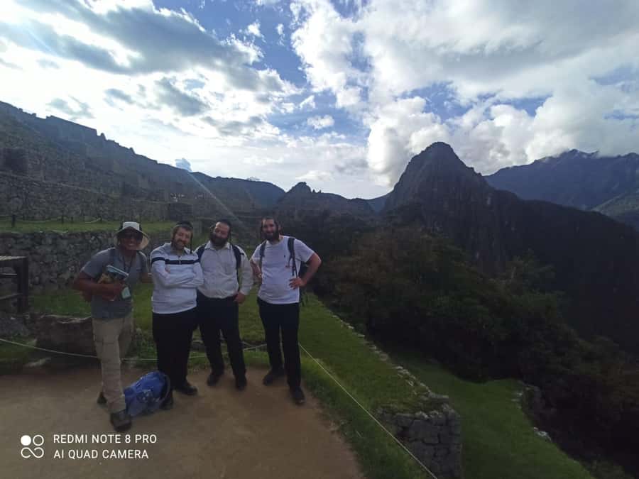 Cusco: Machu Picchu Day Trip with Train + Entrance ticket - Food and the optional Peruvian lunch upgrade