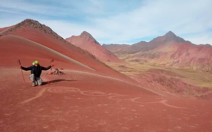 Cusco: Mountain of 7 colors Vinicunca and the Red Valley (optional) - Summit time: photos, wind, and the view of Ausangate if weather cooperates
