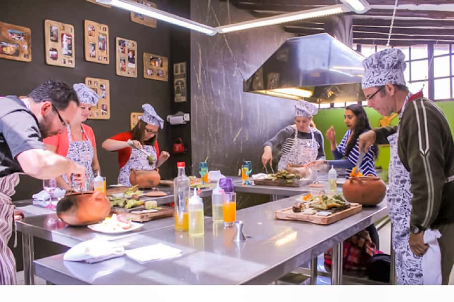 Cusco: Peruvian Cooking Class & Market Tour - The Pisco Sour lesson: grapes, qualities, and what to expect