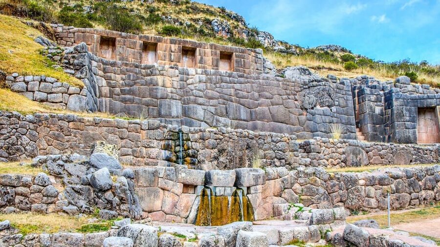 Cusco: Pisac, Sacsayhuaman, Q'enqo, and Tambomachay Tour - Sacsayhuamán: ceremonial fort, big stone, clear explanations