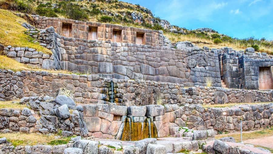 Cusco: Pisac, Sacsayhuaman, Q'enqo, and Tambomachay Tour - Puka-Pukará panorama: an ancient tambo for your final views