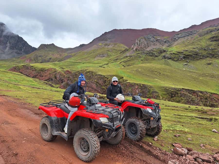 Cusco: Rainbow Mountain In Quad Bikes /walk 5 minutes/+meals - Rainbow Mountain viewpoint options: walk 45 minutes or pay for the motorcycle