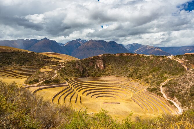 Cusco : Sacred Valley & Inca Trail to Machu Picchu 3 days - Day 1 Cusco to Ollantaytambo: Pisac, Moray, Maras, and the salt flats