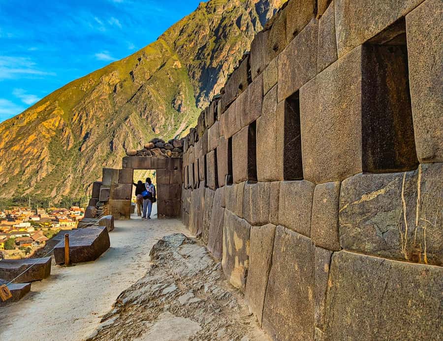 Cusco:Sacred Valley Pisaq,Ollantaytambo,Chinchero with Lunch - Pisac: Market Energy Meets the Inca Site