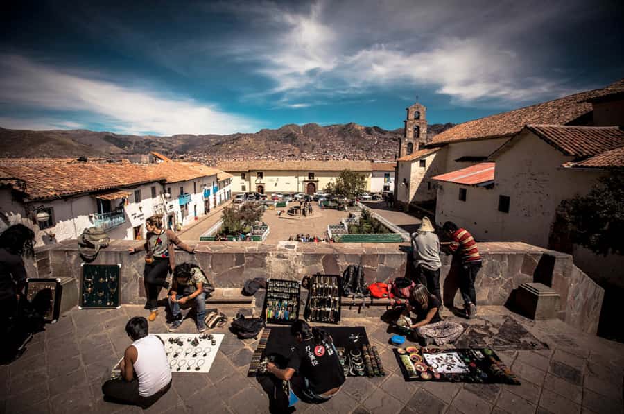 Cusco: Walking Tour Cusco - San Blas: artisan streets with Inca-built bones