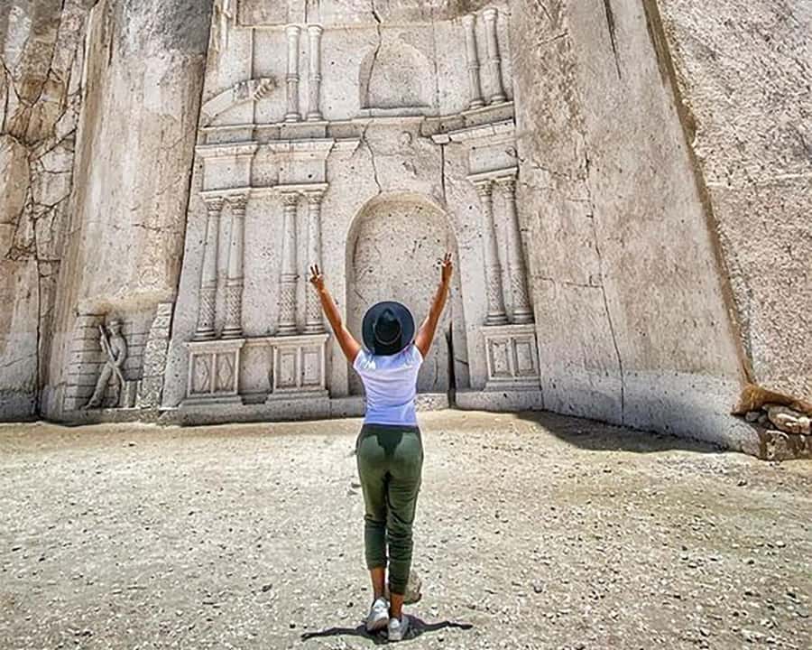 Excursion + Sillar and Culebrillas Route in Arequipa - Añashuayco Quarry: seeing sillar extraction in action (and the Mega carving)