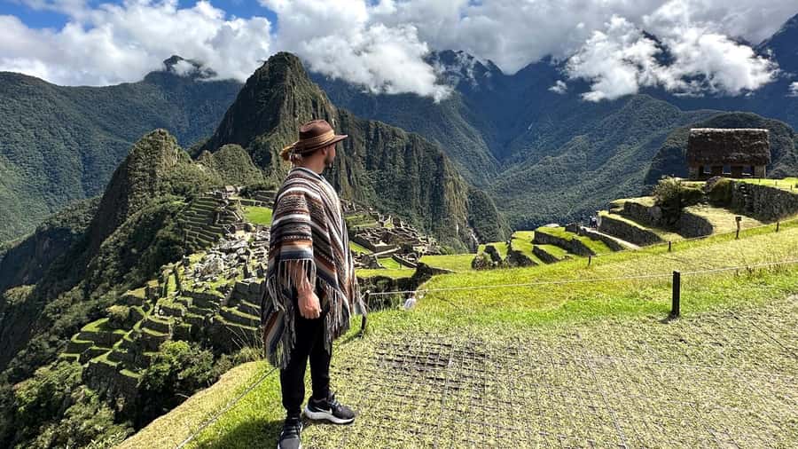 From Cusco: 2-Day Trip to the Sacred Valley and Machu Picchu - Train from Ollantaytambo to Aguas Calientes: choose your views, know your seat
