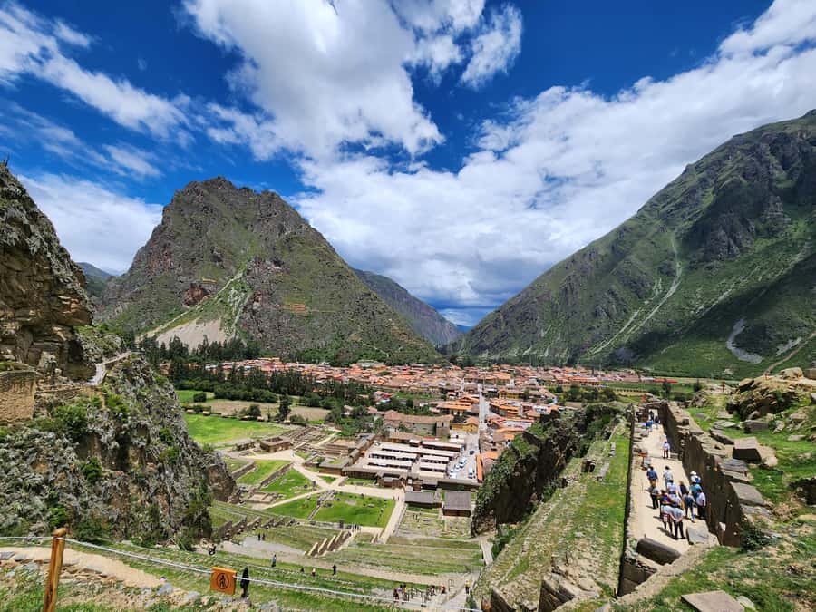 From Cusco: Chinchero, Moray, Maras, Ollantaytambo and Pisaq - Guide Quality and Group Pace: Great Explanations, Short Stops