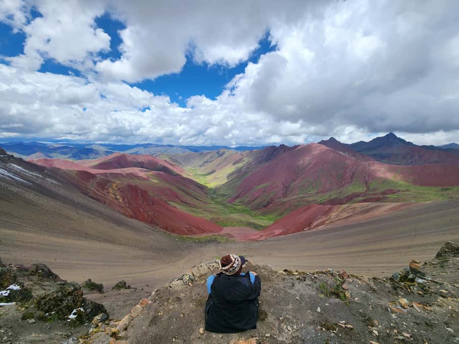 From Cusco: Full Day tour to Rainbow mountain and Red Valley - Price and value: $22 on paper, what the real budget includes