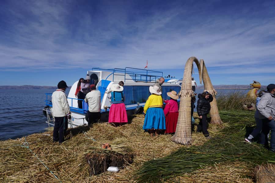 From Cusco: Lake Titicaca, Uros and Amantani by sleeper bus - Uros floating islands: totora craftsmanship and up-close lake life