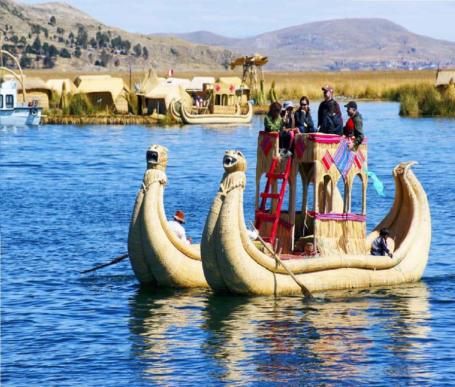 From Cusco: Lake Titicaca with a visit to Uros and Taquile - Raqchi and the drive to La Raya: Inca stone, sacred-mountain views