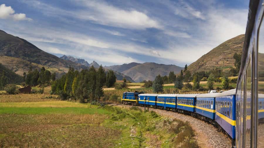 From Cusco: Machu Picchu Full-Day Guided Tour - Aguas Calientes to Machu Picchu: the bus ride up and the Lost Citadel entrance moment