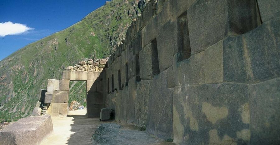 From Cusco: Ollantaytambo Fortress Half-Day Private Tour - Cobblestone streets and quiet ruins, then straight into the town