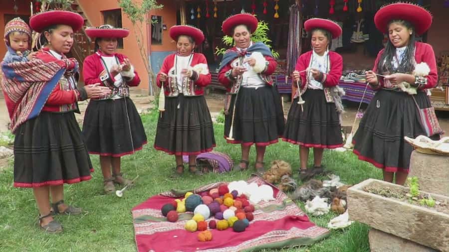 From Cusco: Sacred Valley of the Incas Full-Day Tour - Chinchero Market En Route: A Traditional Stop on the Way Back