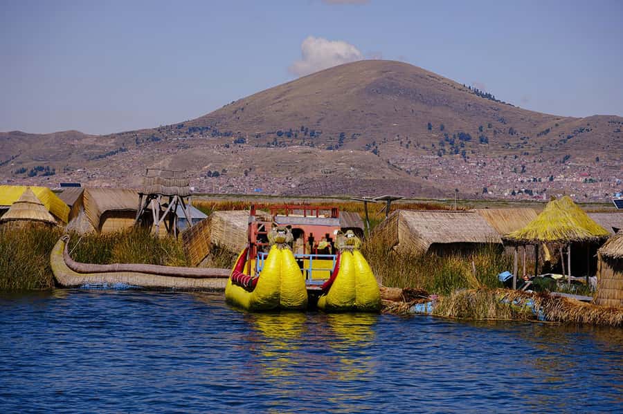 From Cusco: Titicaca Lake - Full day tour with sleeper bus - Lunch with a local family: regional flavors and a calmer pace