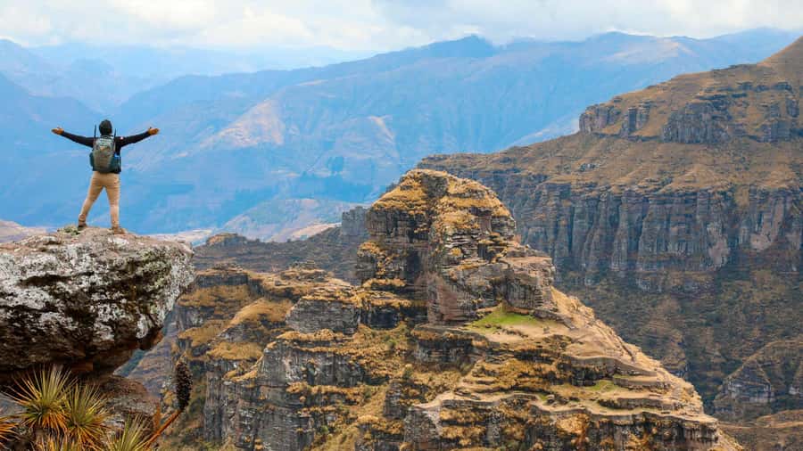 From Cusco: Waqrapukara Hike Full-Day Tour With Meals - Box lunch over the Apurimac River viewpoint