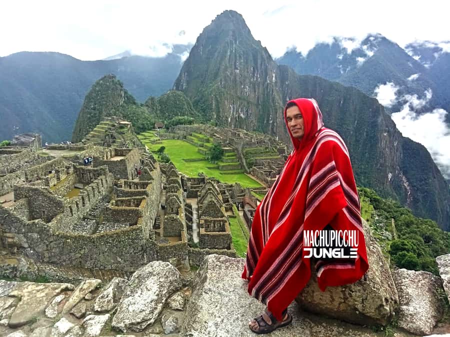 IN MACHU PICCHU: Private Tour Guide Service - Your guided walk: architecture, plus the Temple of the Sun and Temple of the Moon