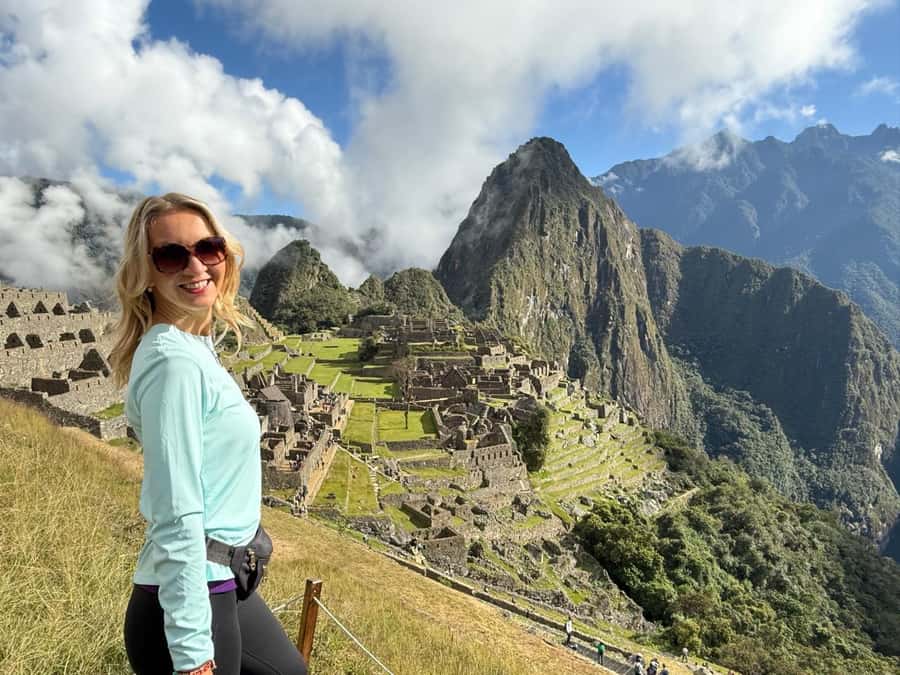 Inka Jungle trek to Machu Picchu 3 D/ 2 N - Day 2: Zip line at Cola de Mono, then the hike toward Hidroeléctrica